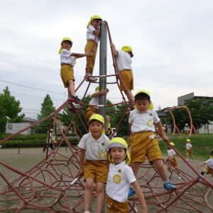 年長組　大豆島公園へ散歩に行きました。