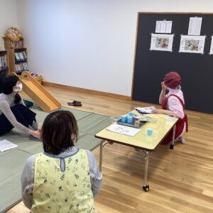 おひさま広場で「離乳食の話」を聞きました。